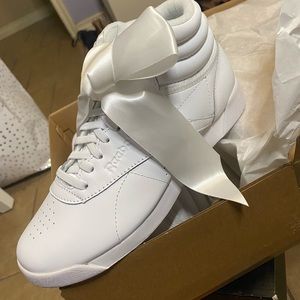 Reebok - Classic Freestyle F/s Hi Satin Bow- White